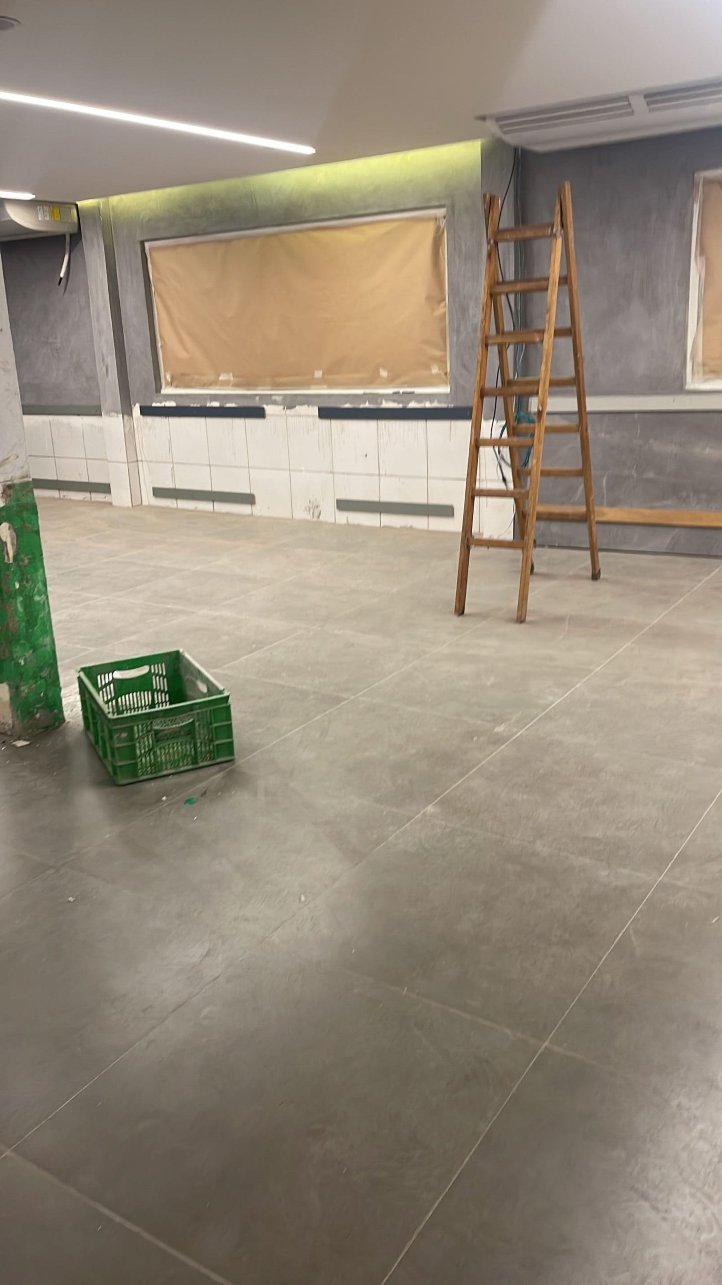 62A6FA37-0F0F-4E57-A659-389F8AB0BD83